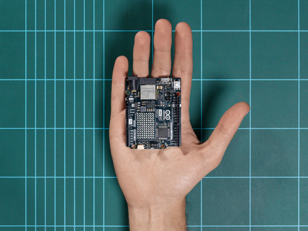 Arduino® UNO R4 WiFi - Image 8